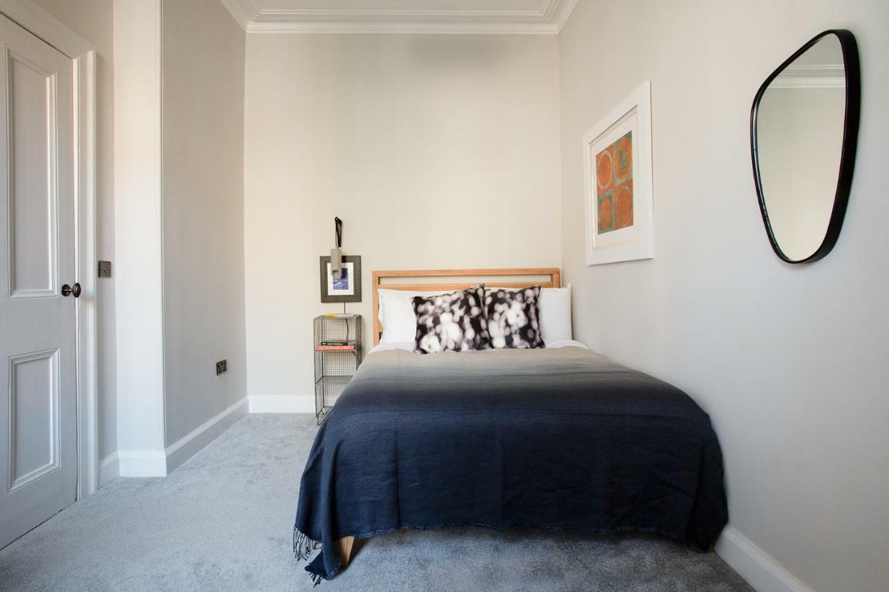 Holyrood Park City Centre Apartment Единбург Екстериор снимка